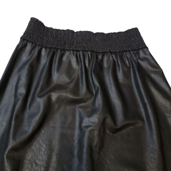 Commando Evereve Skirt Womans Medium Black Faux Leather Patent Mini Stretch NWT - Picture 3 of 9